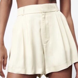 Zara Pleated High Waisted Shorts Womens Size S Cream Flowy Dressy Quiet Luxury